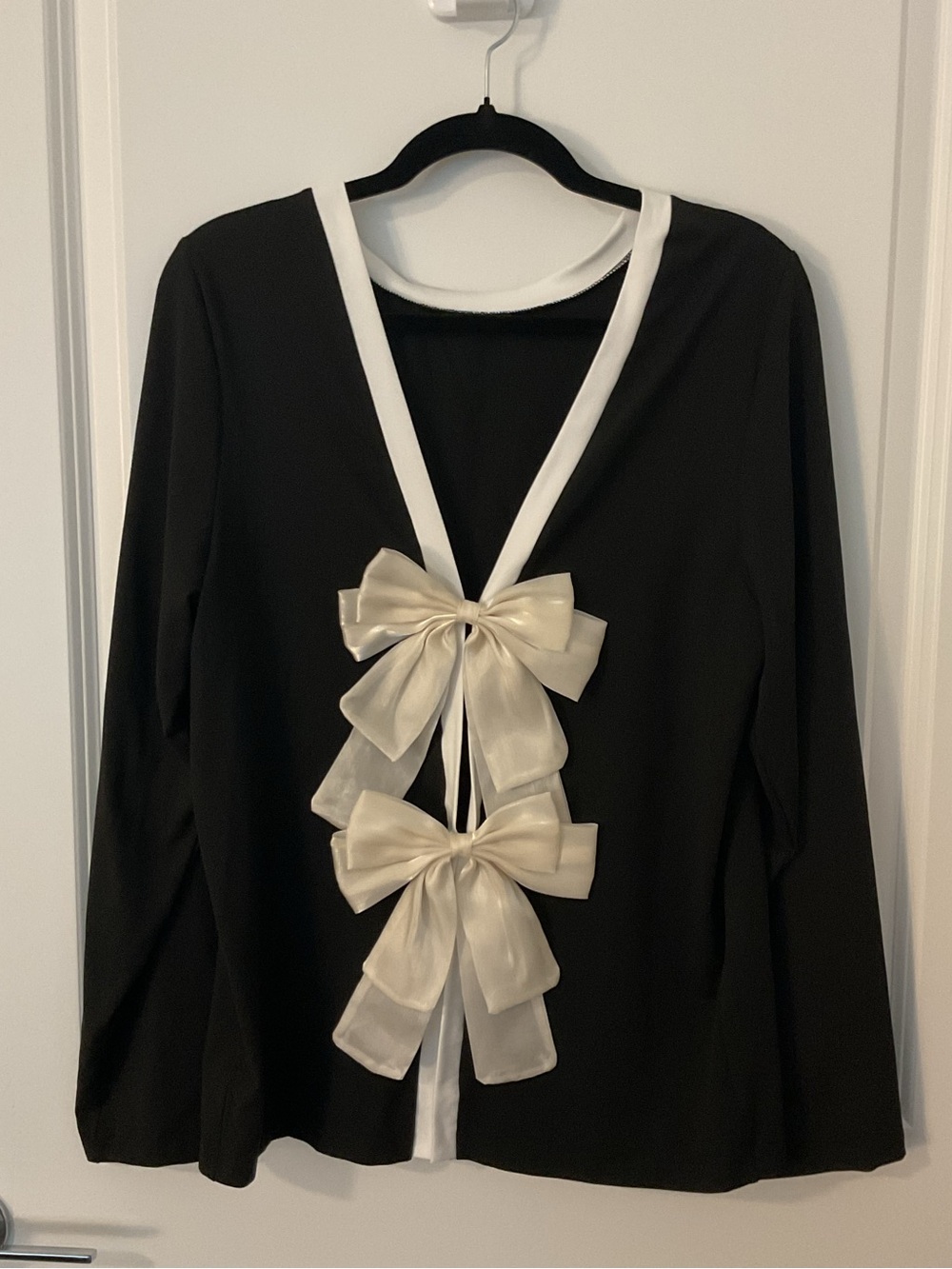 Women's Black Long-Sleeve Crewneck Top with White Neck Trim